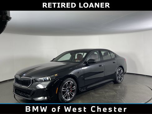 Certified 2026 BMW 550e xDrive image 1