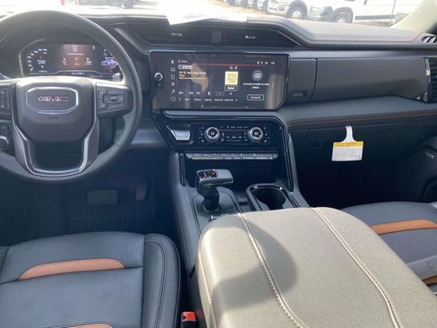 Used 2025 GMC Sierra 1500 AT4 image 22