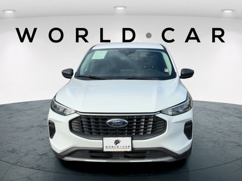 Used 2023 Ford Escape Active FWD image 2