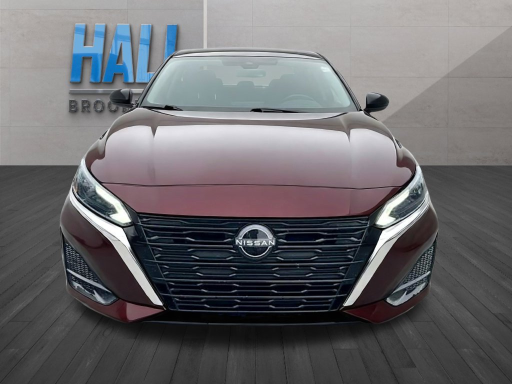 Used 2025 Nissan Altima 2.5 SV FWD image 8