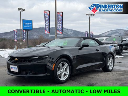 Used 2023 Chevrolet Camaro LT image 2