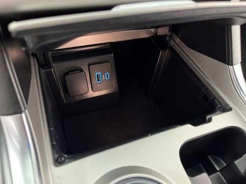 Used 2024 Ford Explorer XLT w/ Equipment Group 202A image 29