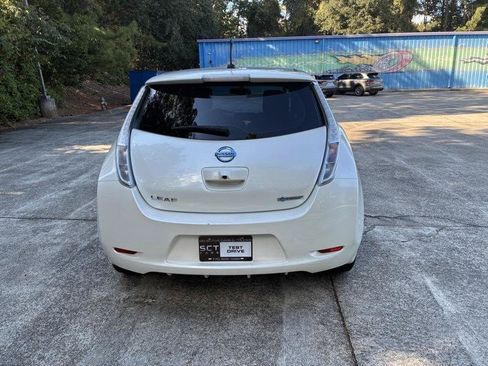 Used 2014 Nissan Leaf SV w/ Premium Package FWD image 6