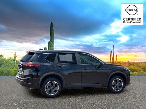Certified 2025 Nissan Rogue SV FWD image 5