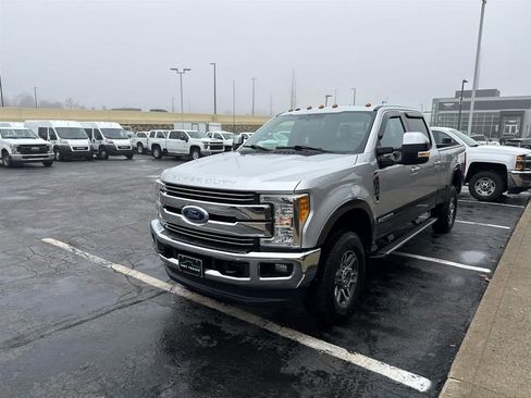 Used 2017 Ford F250 Lariat w/ Lariat Value Package image 4