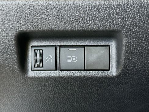 Used 2025 Toyota RAV4 XLE FWD image 17