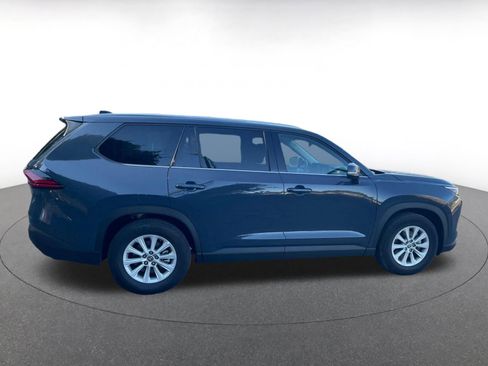 Used 2025 Toyota Grand Highlander XLE image 16