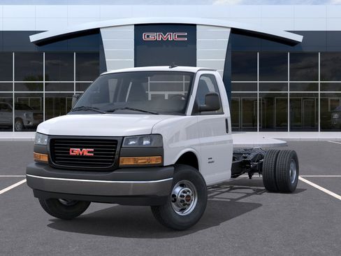 New 2026 GMC Savana 3500 w/ Power Convenience Package image 6