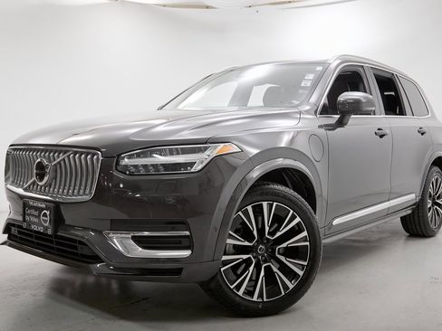 Certified 2024 Volvo XC90 T8 Plus image 2