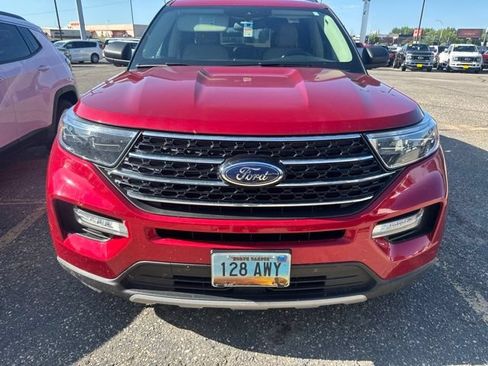 Used 2020 Ford Explorer XLT w/ Equipment Group 202A AWD/4WD image 2