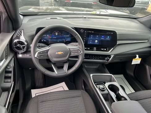 New 2026 Chevrolet Equinox LT w/ LPO, Floor Liner Package image 27