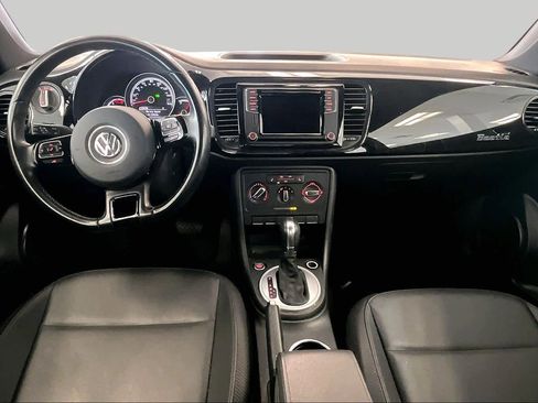 Used 2018 Volkswagen Beetle 2.0T S w/ Style & Comfort Package For S FWD image 13