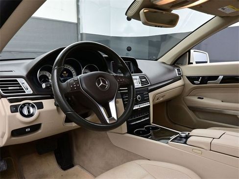 Used 2017 Mercedes-Benz E 400 Cabriolet image 4