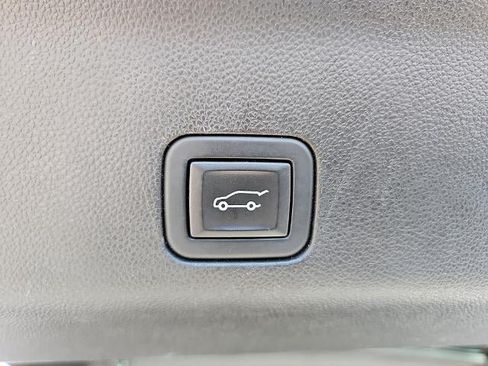 Used 2023 Chevrolet Tahoe High Country AWD/4WD image 18