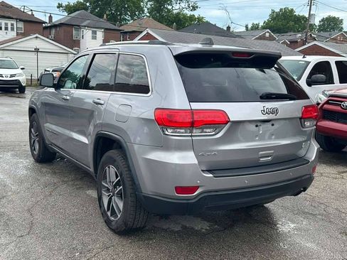 Used 2019 Jeep Grand Cherokee Laredo w/ 18" Wheel & 8.4" Radio Group AWD/4WD image 8