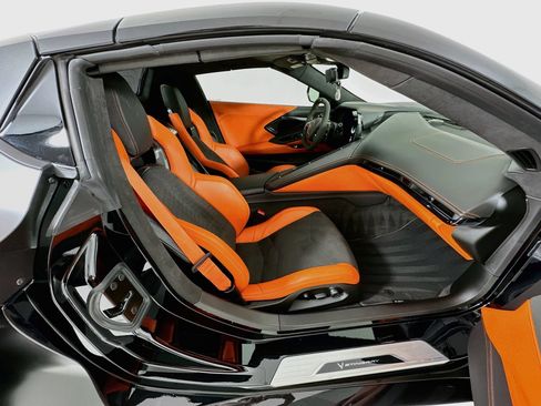 Used 2025 Chevrolet Corvette Stingray Premium Conv w/ Z51 Performance Package RWD image 27