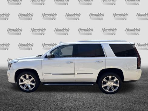 Used 2017 Cadillac Escalade Luxury AWD/4WD image 7