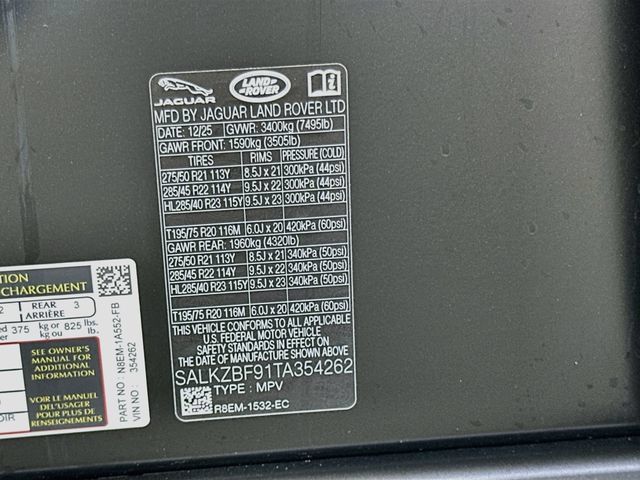 Used 2026 Land Rover Range Rover SV AWD/4WD image 33