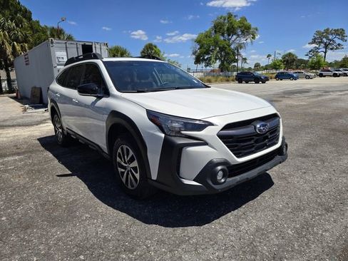 Used 2024 Subaru Outback Premium image 2
