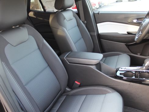 New 2026 Chevrolet Trax LT w/ LT Convenience Package image 15