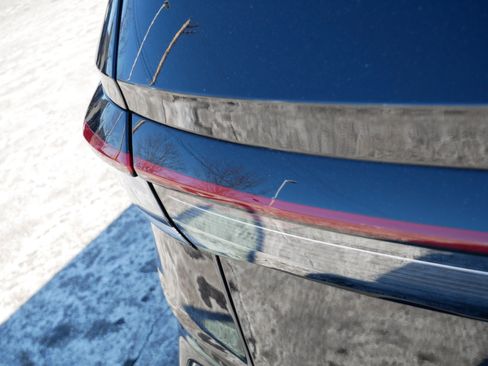 Certified 2025 Volkswagen Taos S image 17