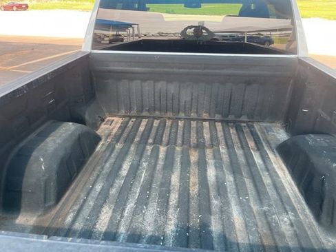 Used 2021 Chevrolet Silverado 1500 LT RWD image 6