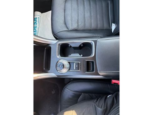 Used 2017 Ford Fusion SE w/ Equipment Group 202A AWD/4WD image 16