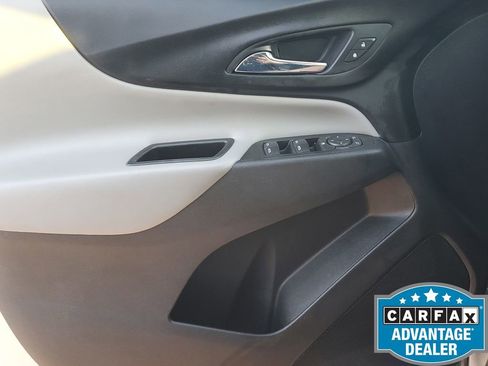 Used 2021 Chevrolet Equinox LS image 25