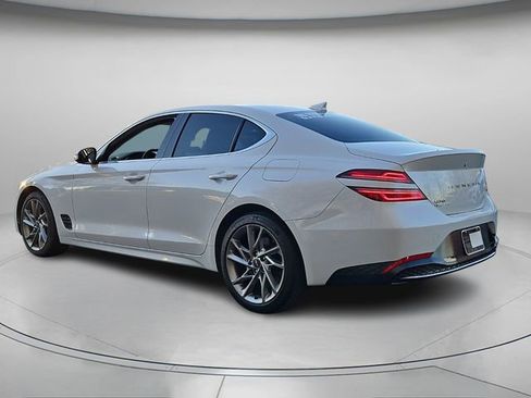 Used 2022 Genesis G70 2.0T image 7