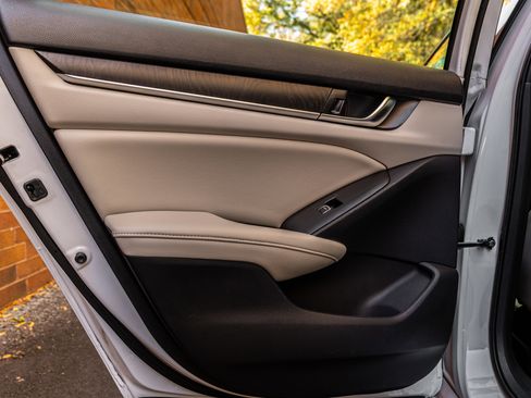 Used 2019 Honda Accord EX-L image 33