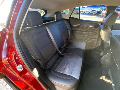 Used 2025 Chevrolet Trax LT image 20