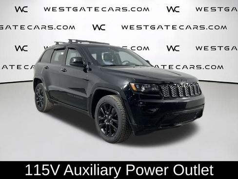 Used 2017 Jeep Grand Cherokee Altitude image 40