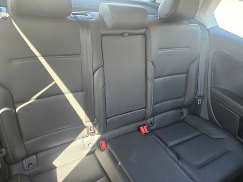 Used 2015 Volkswagen Golf S FWD image 13
