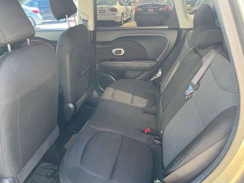 Used 2018 Kia Soul + FWD image 12