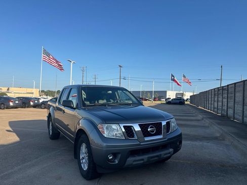 Used 2019 Nissan Frontier SV w/ Value Truck Package RWD image 1
