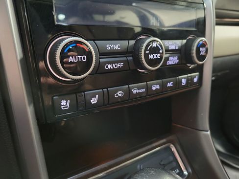 Used 2020 Subaru Ascent Touring AWD/4WD image 17