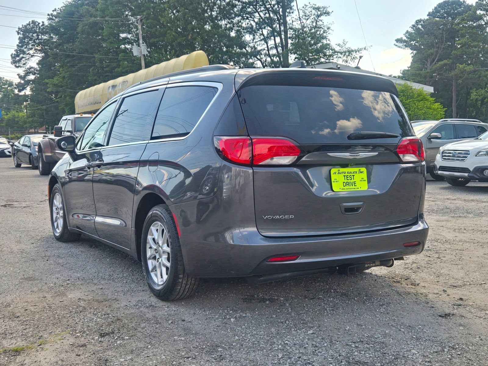 Used 2021 Chrysler Voyager Lxi FWD image 3