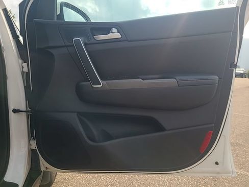 Used 2018 Kia Sportage LX AWD/4WD image 24