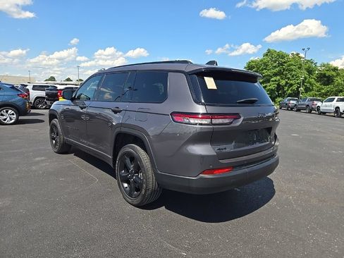 Used 2024 Jeep Grand Cherokee L Altitude AWD/4WD image 4