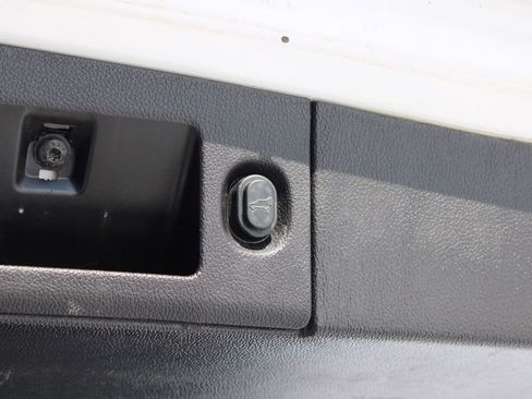 Used 2019 Chevrolet Suburban LT image 12