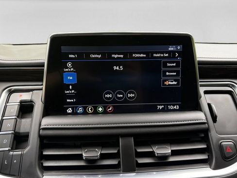 Used 2021 Chevrolet Tahoe Z71 w/ Z71 Signature Package AWD/4WD image 22