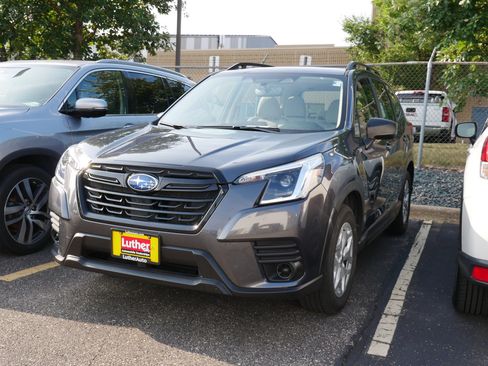 Used 2024 Subaru Forester AWD/4WD image 3