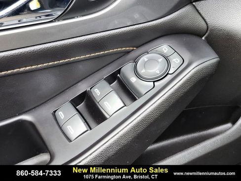 Used 2019 Chevrolet Traverse RS image 18