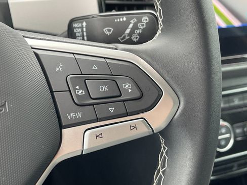 Used 2023 Volkswagen Atlas SE image 28