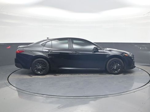 Used 2025 Toyota Camry LE w/ Convenience Package image 8