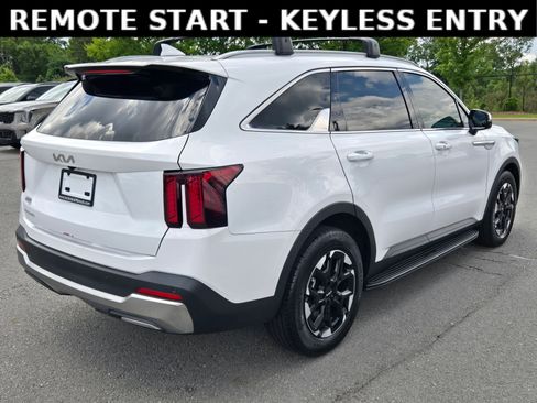 Used 2025 Kia Sorento S w/ Panoramic Sunroof Package FWD image 7