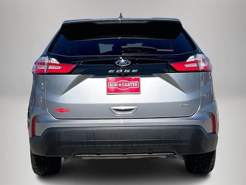 Certified 2022 Ford Edge SE image 6