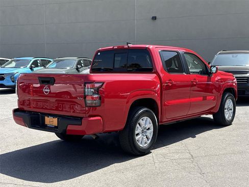 Used 2022 Nissan Frontier SV RWD image 3