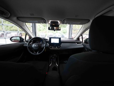 Used 2025 Toyota Corolla LE FWD image 19