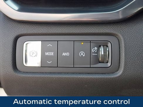 Used 2025 GMC Acadia AT4 w/ Super Cruise Package AWD/4WD image 9